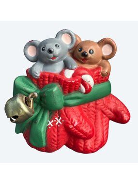 Easter Unlimited 2 Christmas Mice in Mittens Plastic Novelty Pin Signed